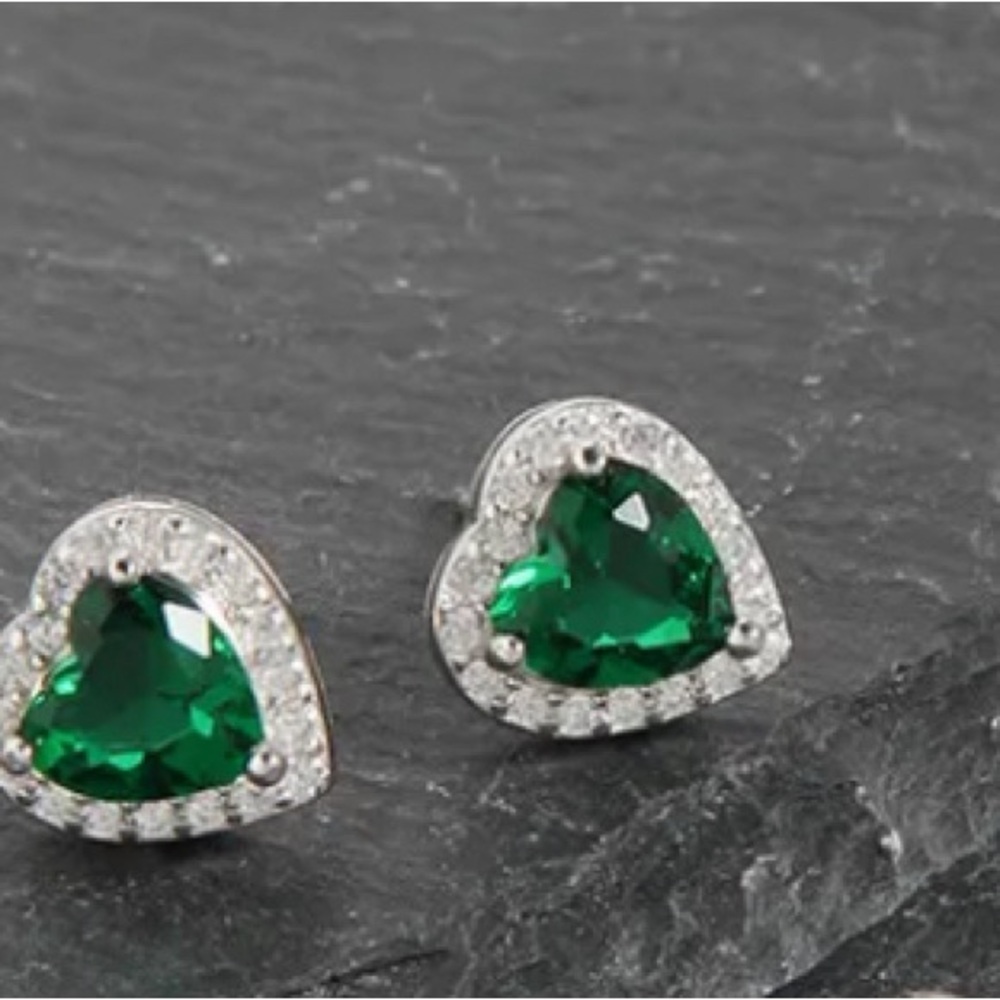 925 sterling Silver Elegant Heart-Shaped Green and Silver Stud Earrings